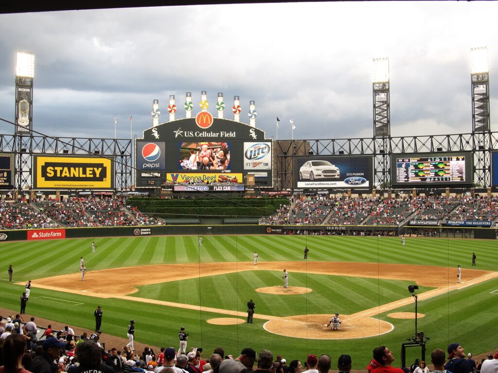 Cleveland Indians v. Chicago White Sox, U.S. Cellular Field (Comiskey Park), Chicago, Illinois (9181798996)