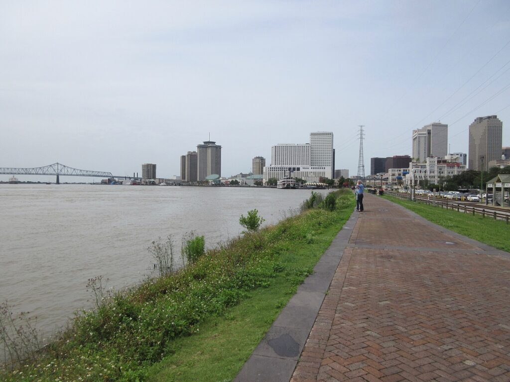 Mississippi River front in the French Quarter, New Orleans, 2017 05 29  3